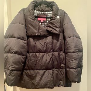 Isaac Mizrahi black short puffer coat
